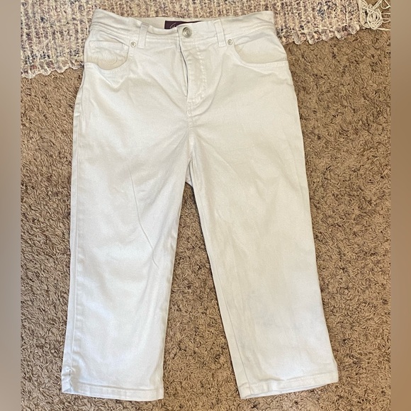 Gloria Vanderbilt white capri pants - Picture 4 of 5